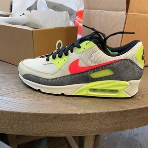Mens size 10.5 Nike Air Max 90 N7. Brand new, never work.